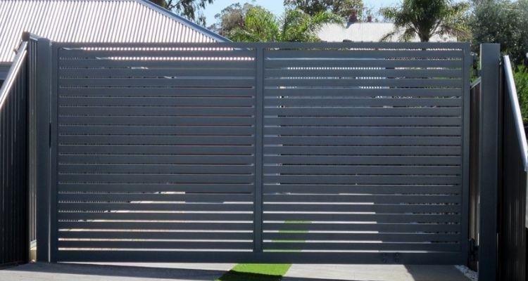 Egyszárnyú szárnyas kapu