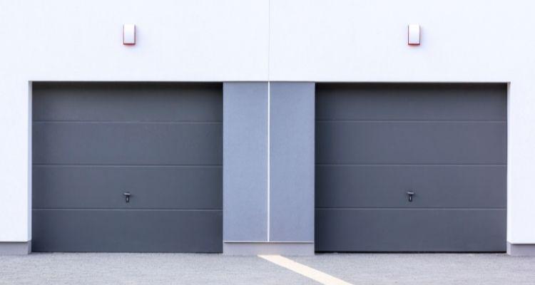 Garázskapu két beállóval