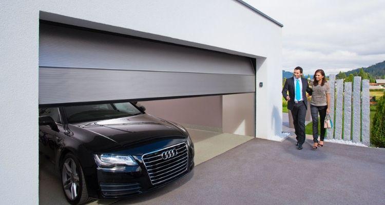 Szekcionált garázskapu