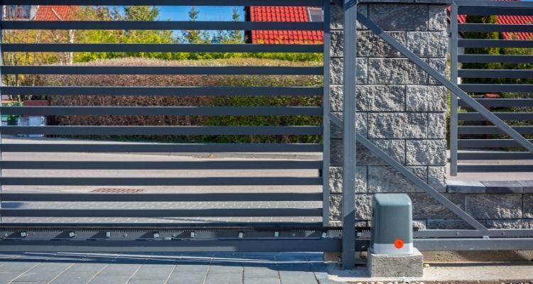 Tolókapu vagy úszókapu